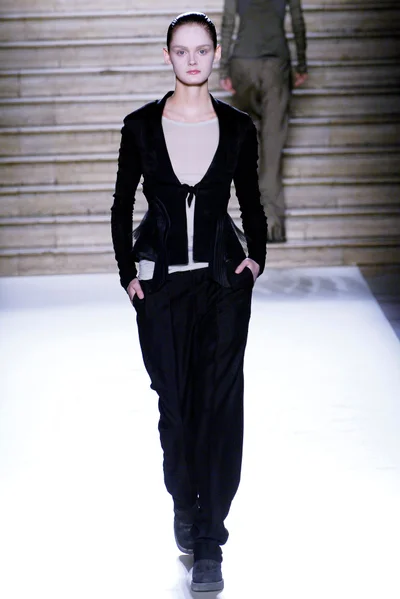 Look 9